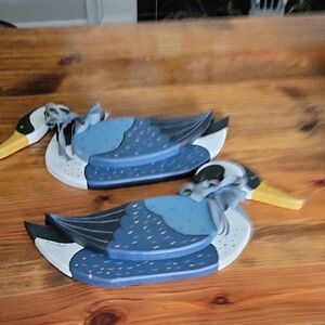 Blue Duck-Themed Decot